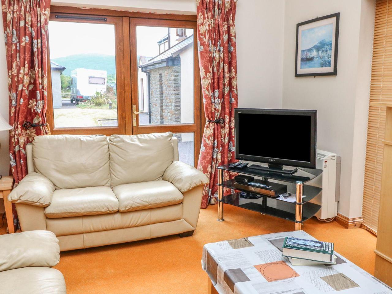 13 Sneem Leisure Village, Снийм Екстериор снимка